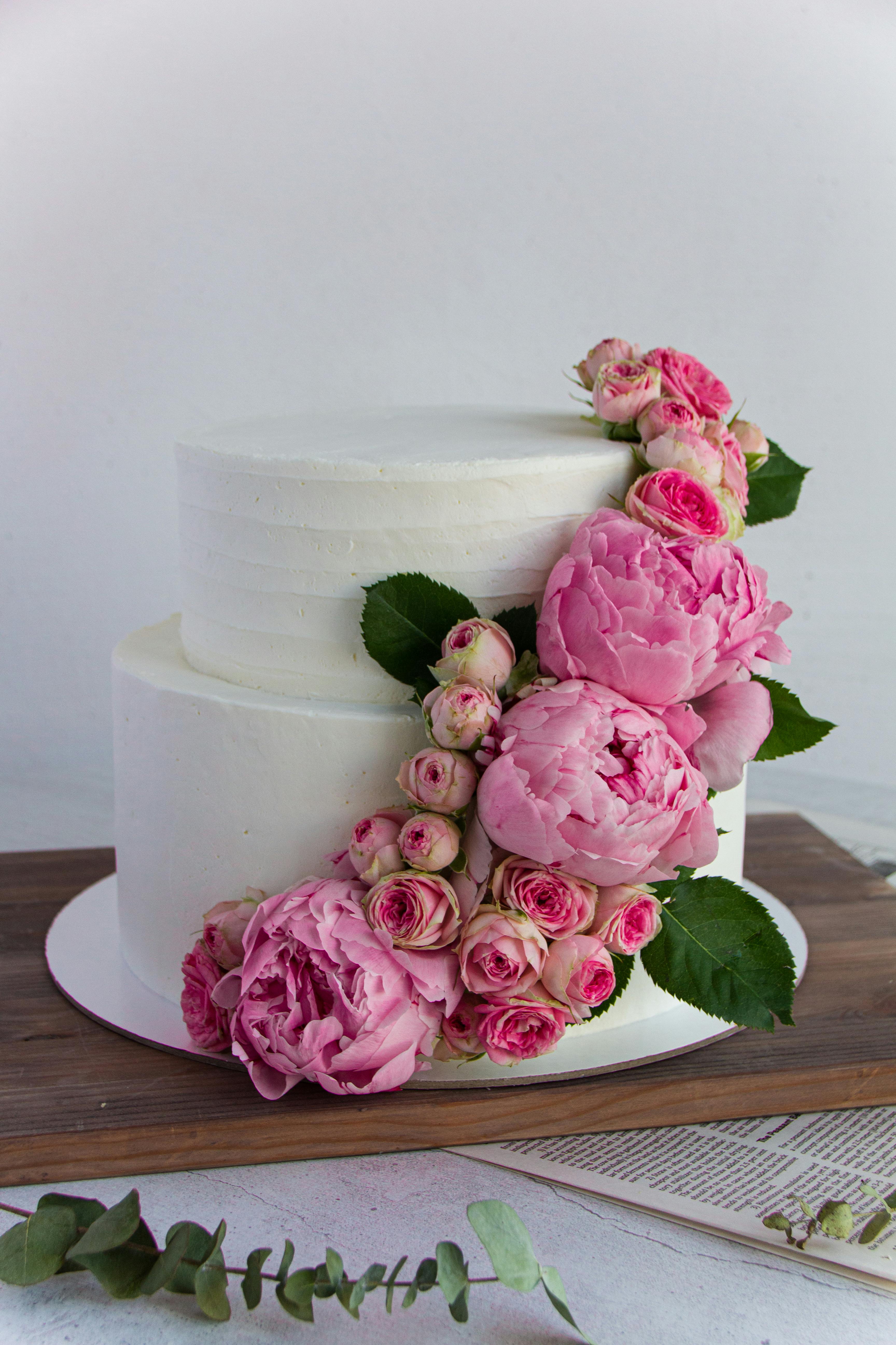 6 inch Signature Cake image
